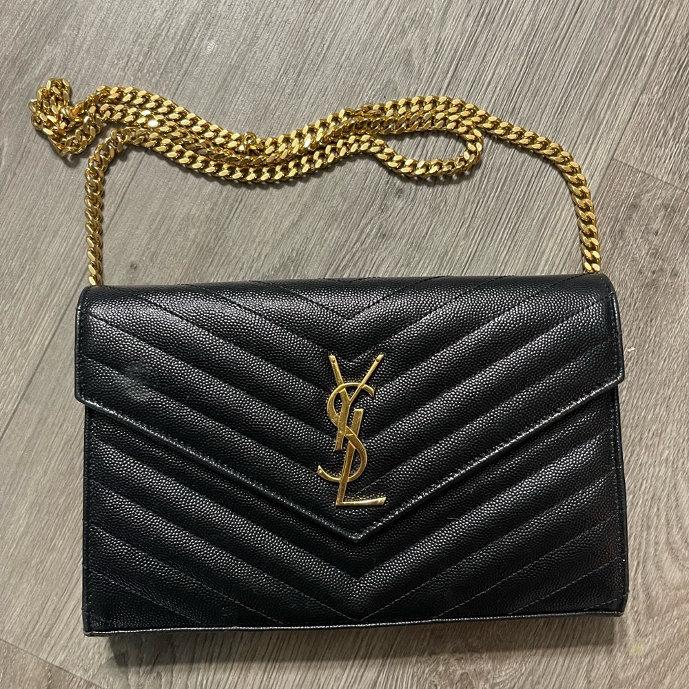 Saint Laurent Monogramme Grain de Poudre Wallet on Chain